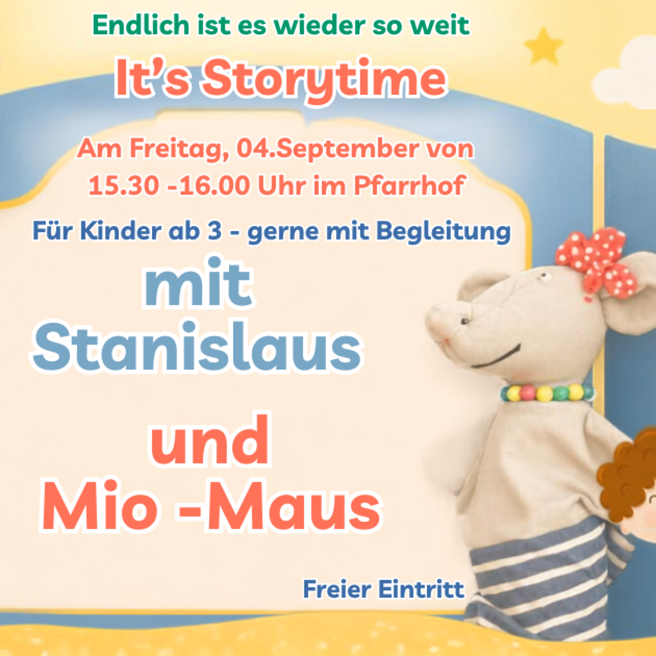 zwei Handpuppen vor Bühne